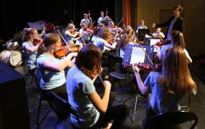KONCERT ORKESTROV GLASBENE ŠOLE 19 FOTO LJUBO VUKELIČ